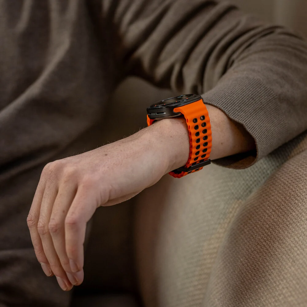 sylikonovyj-reminecz-classic-color-dlya-samsung-galaxy-watch-ultra-pomaranchevo-chornyj-8